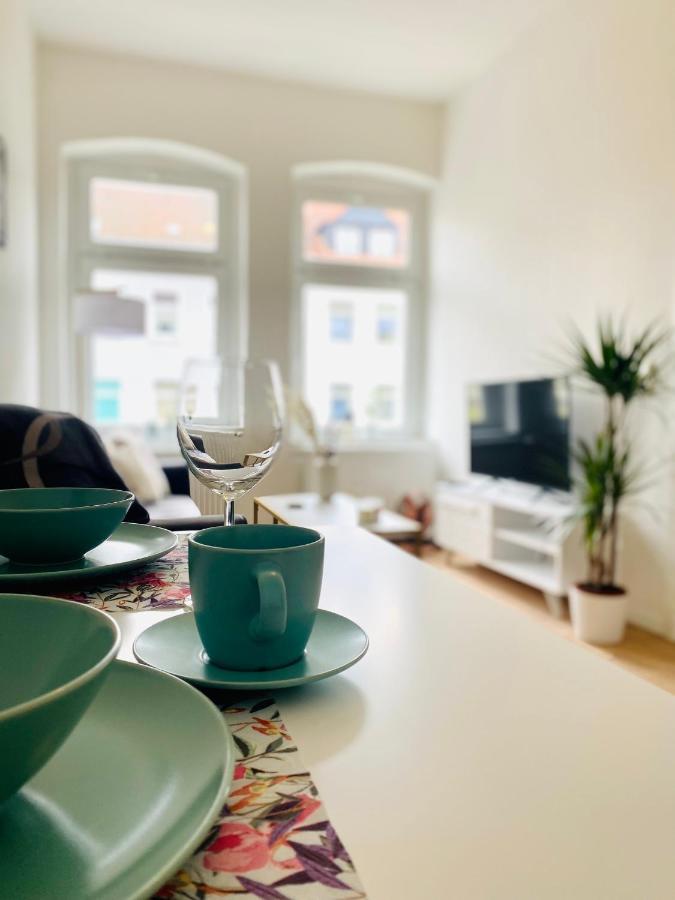 Stilvolles Apartment In Zentraler Lage - Smart-Tv, Queensize-Bett, Altbaustil, Kueche In City-Naehe Erfurt Exterior foto