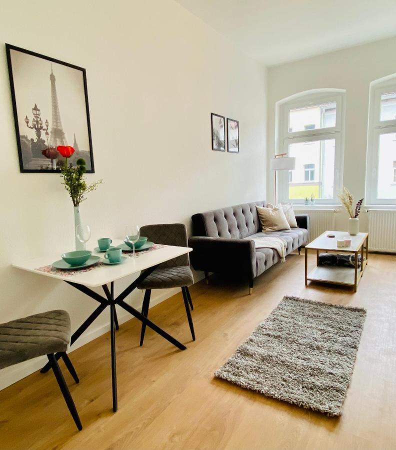 Stilvolles Apartment In Zentraler Lage - Smart-Tv, Queensize-Bett, Altbaustil, Kueche In City-Naehe Erfurt Exterior foto