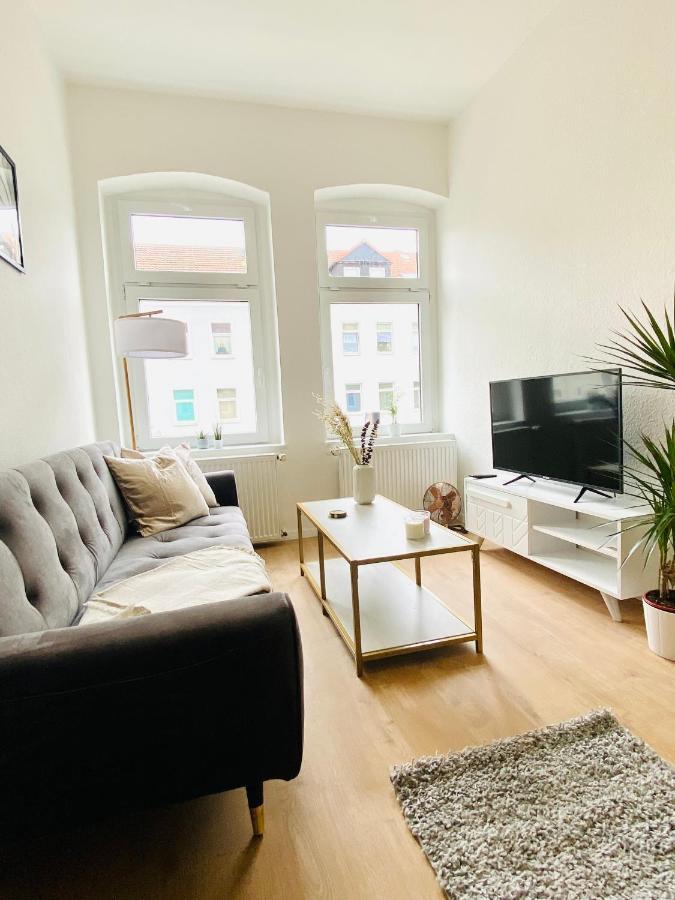 Stilvolles Apartment In Zentraler Lage - Smart-Tv, Queensize-Bett, Altbaustil, Kueche In City-Naehe Erfurt Exterior foto