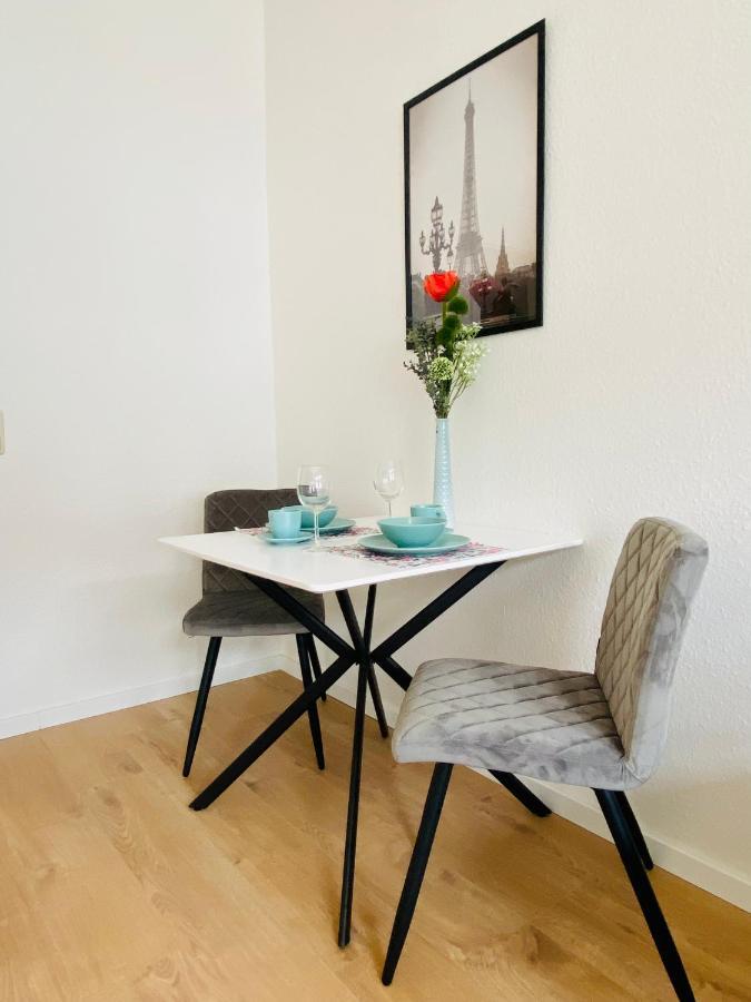 Stilvolles Apartment In Zentraler Lage - Smart-Tv, Queensize-Bett, Altbaustil, Kueche In City-Naehe Erfurt Exterior foto
